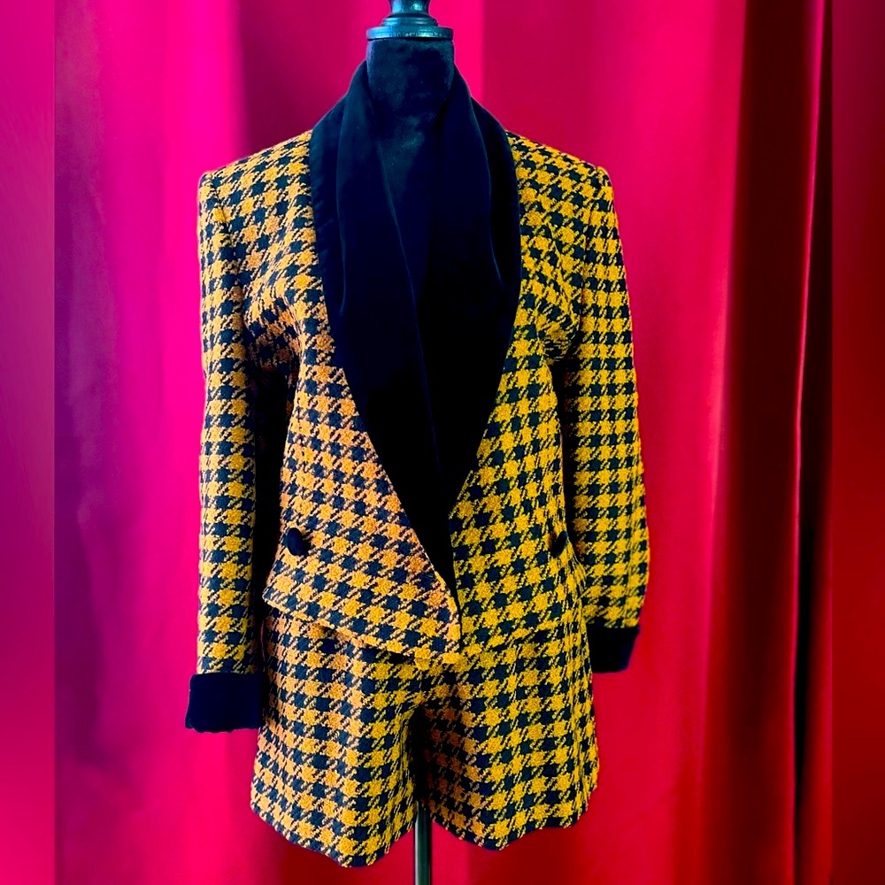 Cute Vintage High-Waist Shorts Suit by Laurèl